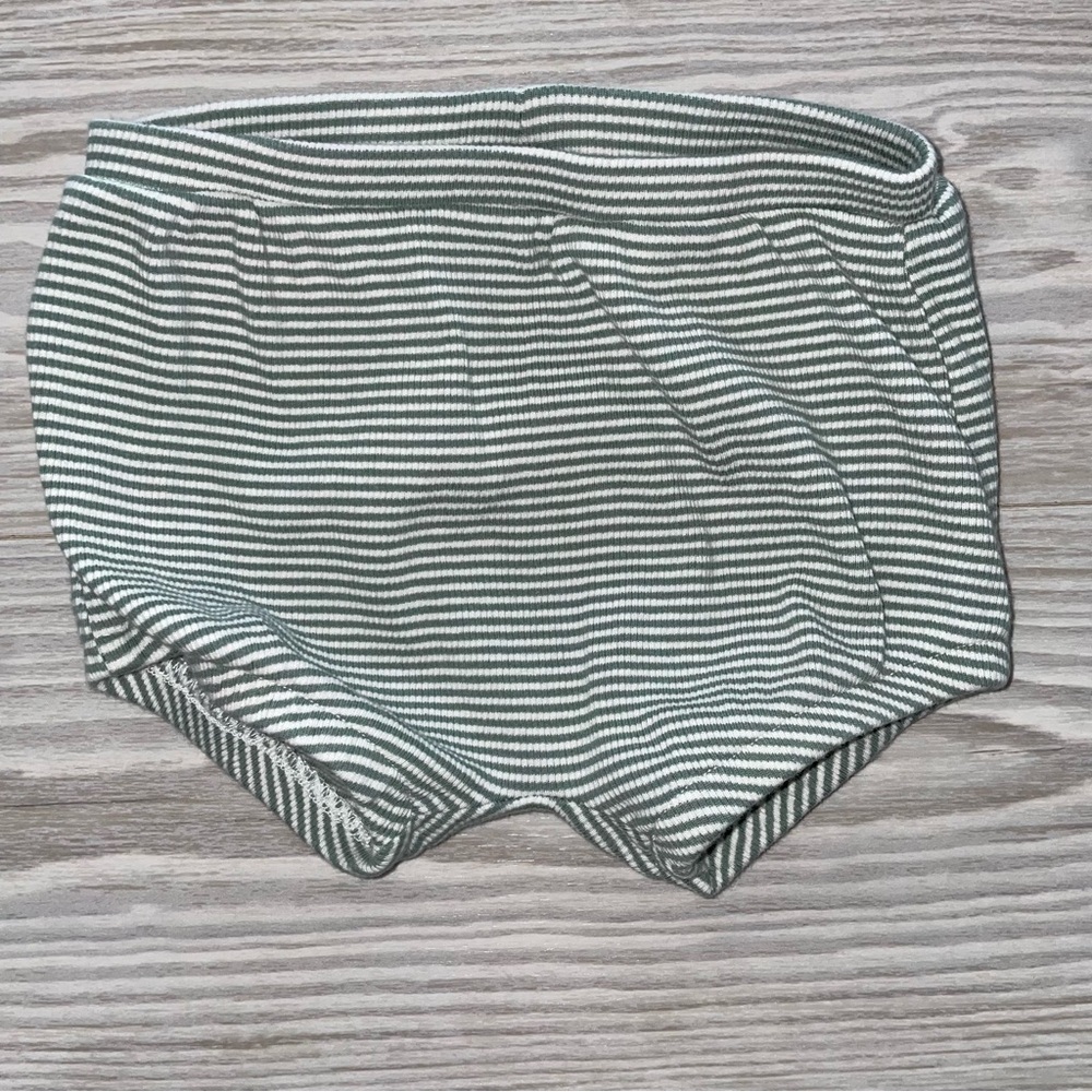 ⭐️6 Months Carters Baby Boys or Baby Girls Diaper Cover ⭐️